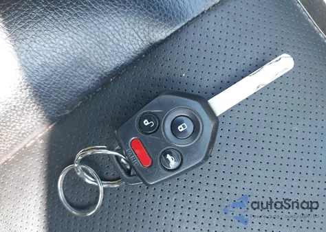 2011 Subaru Outback 3.6R Limited из США, поврежденный, VIN 4S4BRDKC3B2368835